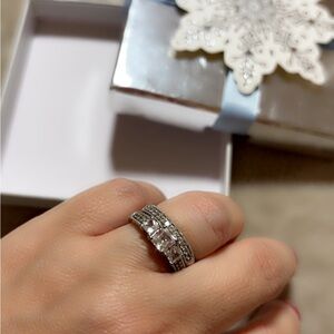 Elegant Silver and White Women's Ring